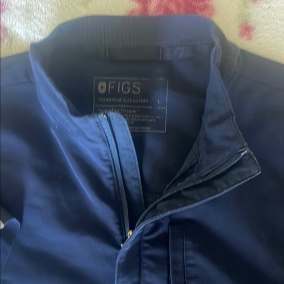 Figs Navy Blue scrub top large x2 - Picture 2 of 3